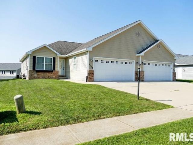 House for sale in Washington, Illinois