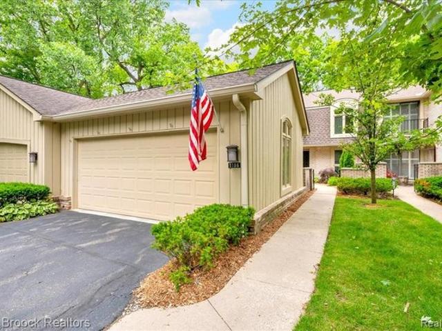 Townhouse for sale in Bloomfield Hills, Michigan
