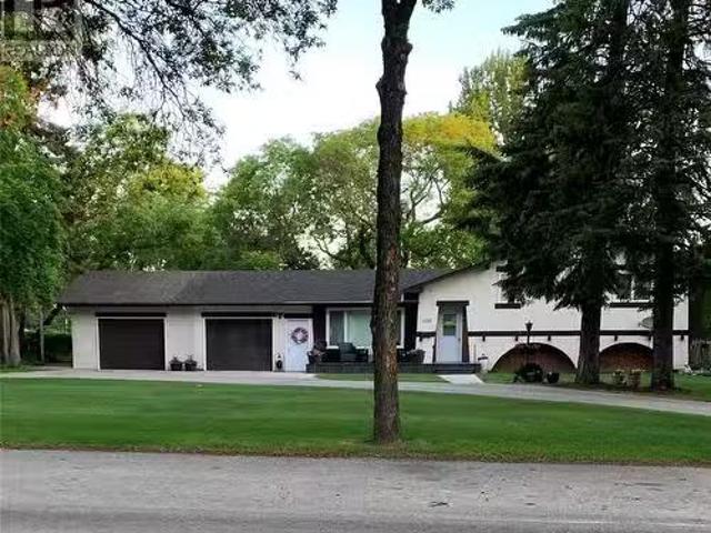 House for sale in Moosomin, Saskatchewan