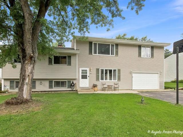 House for sale in Mchenry, Illinois