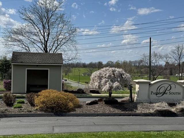Townhouse for sale in South Windsor, Connecticut
