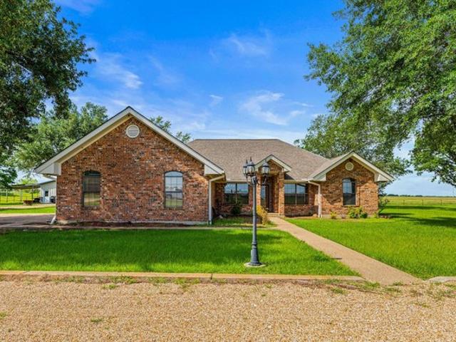 House for sale in Milam, Texas