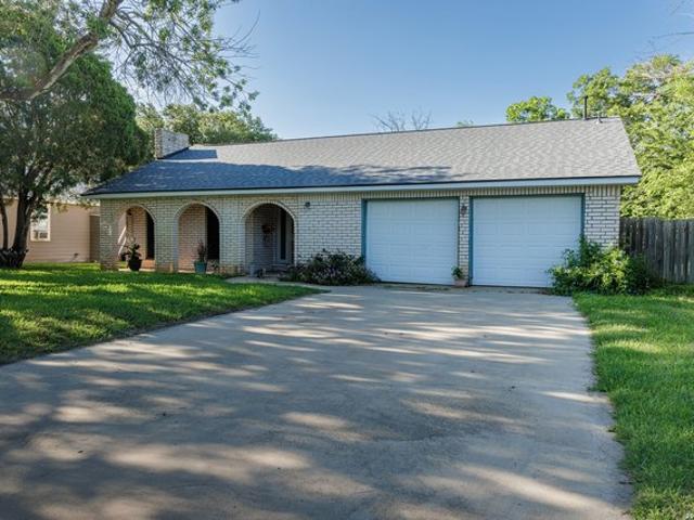House for sale in Pearsall, Texas