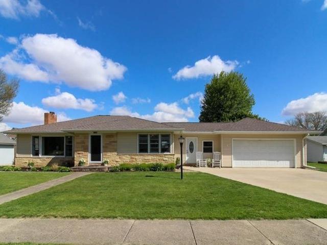 House for sale in Grundy Center, Iowa