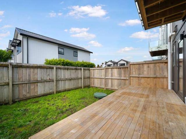 Townhouse for sale in Paremoremo