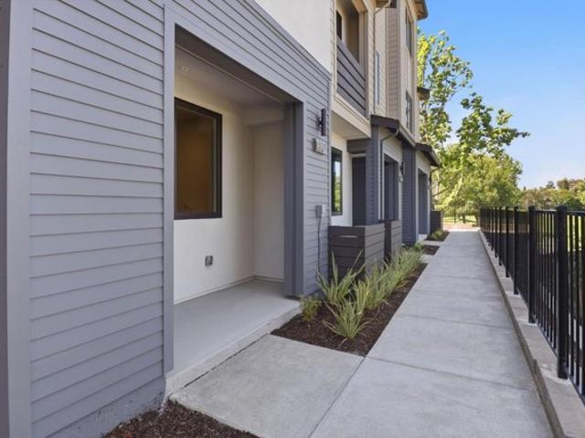 Condo for sale in Palo Alto, California