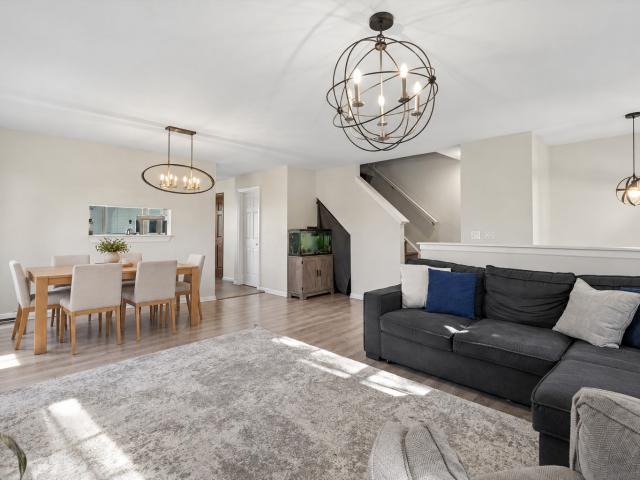 Townhouse for sale in Grayslake, Lake County