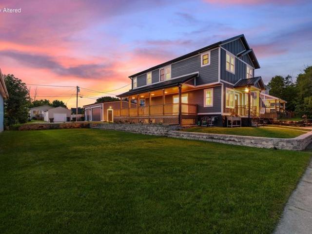 House for sale in Drexel Highlands, South Milwaukee