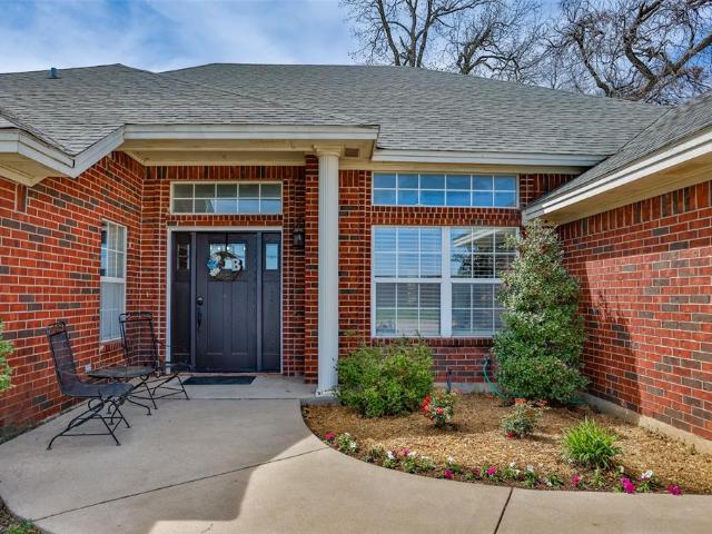 House for sale in Lindsay, Texas