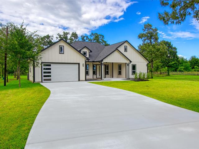 House for sale in Plantersville, Texas