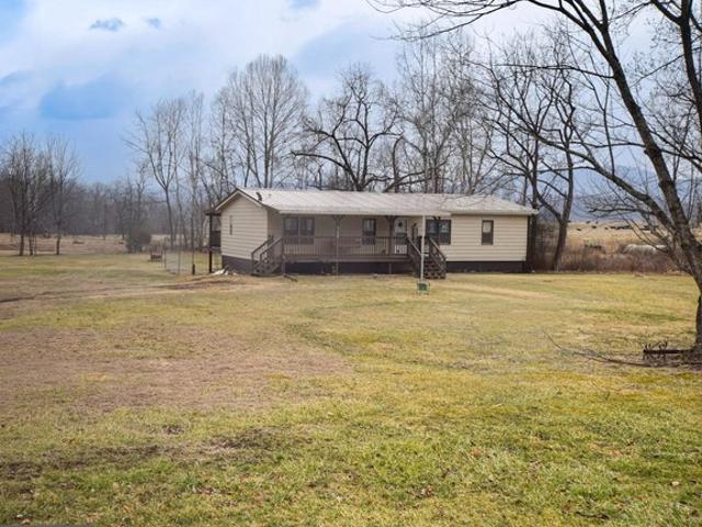 House for sale in Upper Tract, West Virginia