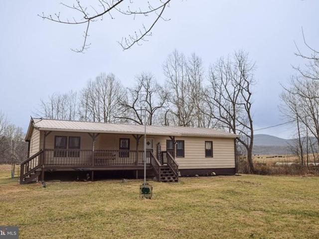 House for sale in Upper Tract, West Virginia