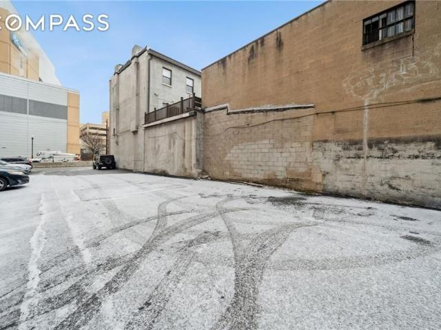 Property for sale in Pittsburg, Pennsylvania