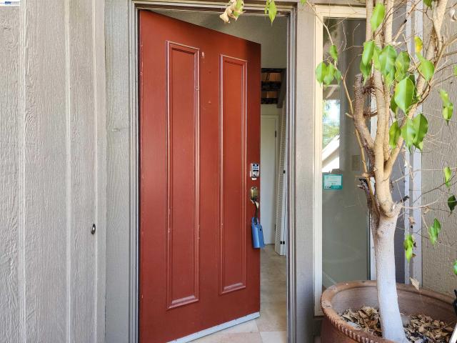 Townhouse for sale in Hayward, California