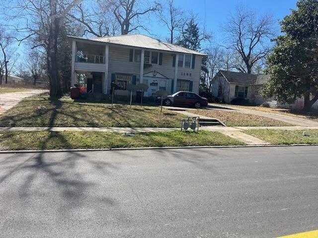 House for sale in Clarksville, Texas
