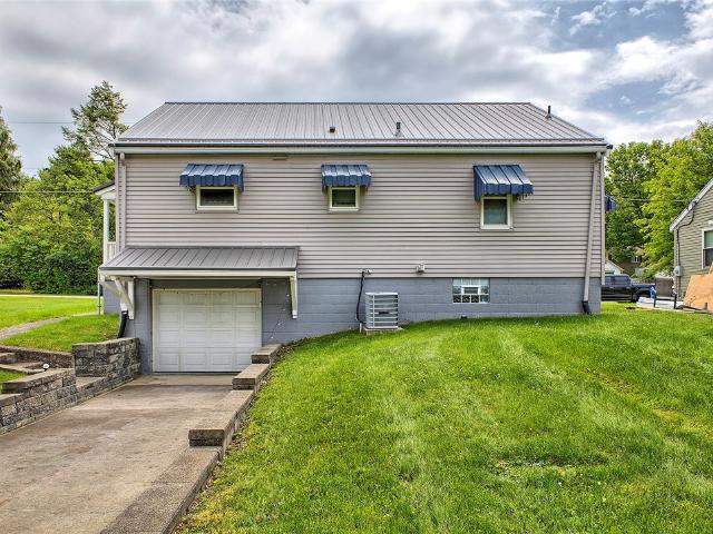 House for sale in Connellsville, Pennsylvania