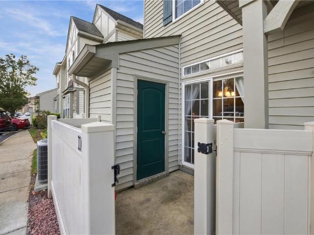 Condo for sale in Bridgewater at Eagle Harbor, Carrollton