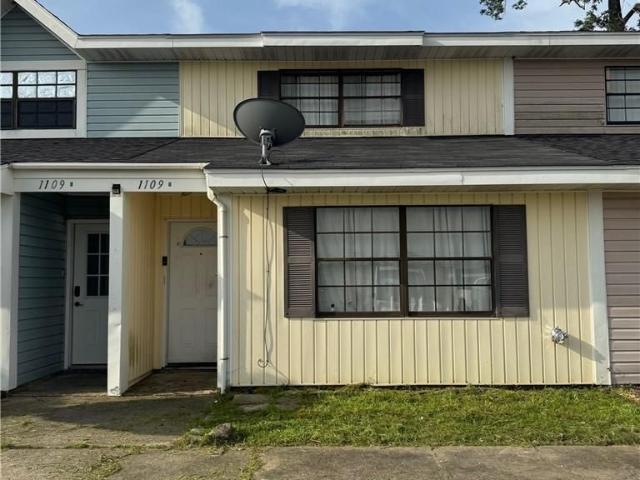 Townhouse for sale in Lake Charles