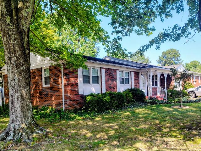 House for sale in Mayfield, Graves County