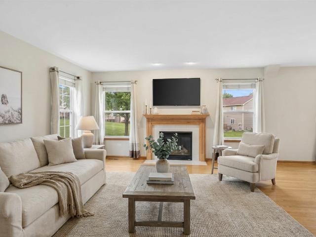 Townhouse for sale in Fox Lake, Illinois