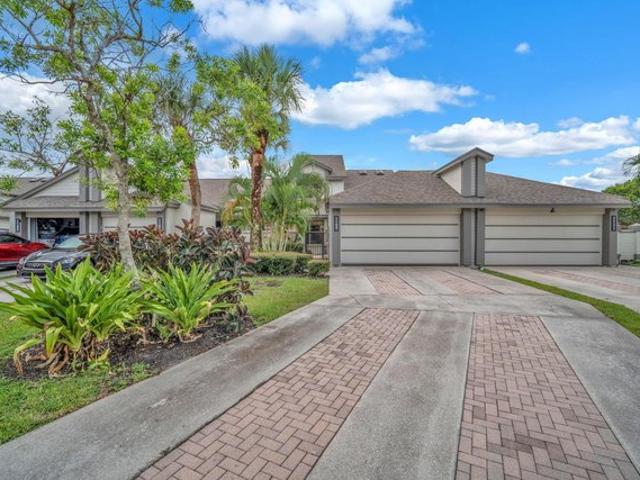 Townhouse for sale in Greenacres, Florida