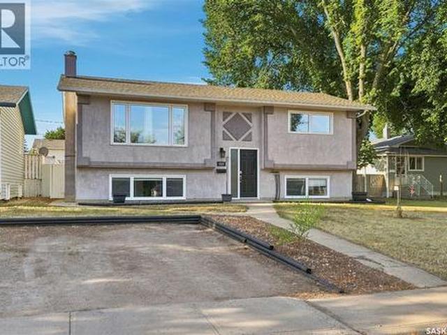 House for sale in Moose Jaw, Saskatchewan