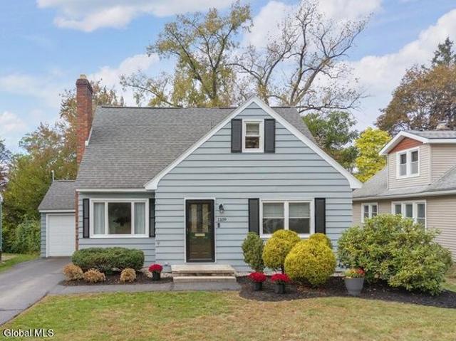 House for sale in Niskayuna, New York