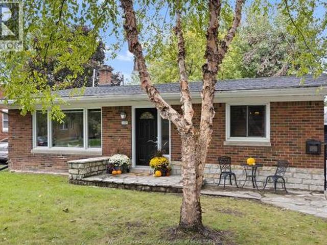 House for sale in Riverside, Windsor