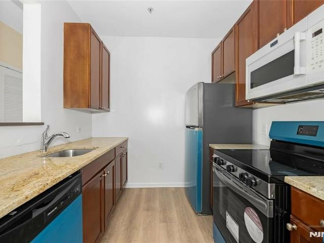 Apartment for rent in Cresskill
