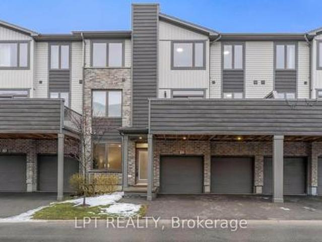 Townhouse for sale in Arva, Ontario