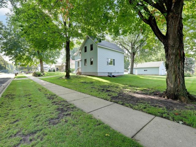 House for sale in New Prague, Le Sueur County