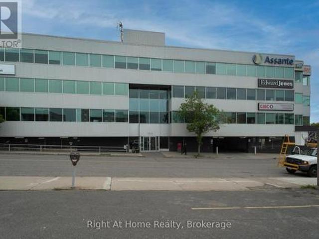 Commercial for rent in Thunder Bay, Ontario