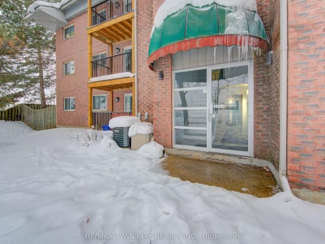 Condo for sale in Kitchener, Ontario
