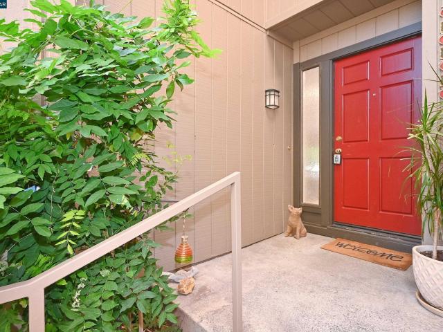 Townhouse for sale in Alamo, California
