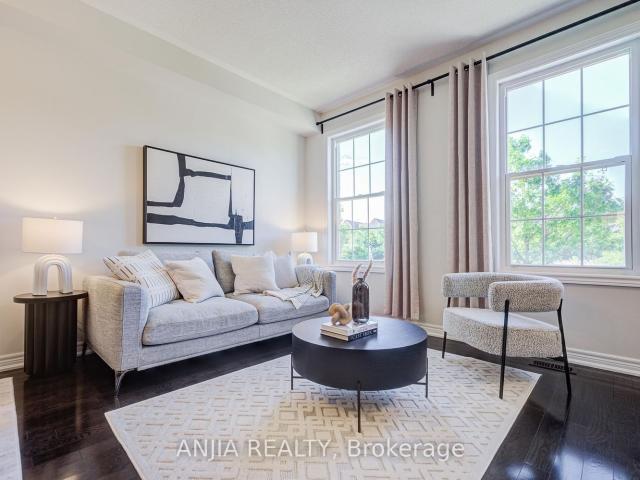 Townhouse for sale in Woburn, Ontario