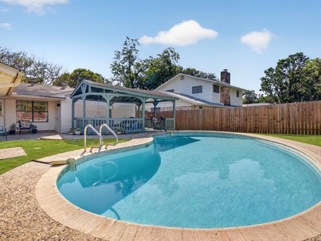 House for sale in Universal City, Texas