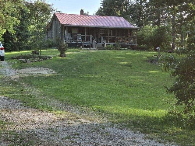 House for sale in Irvine, Kentucky