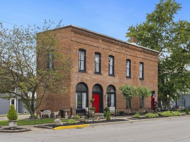 House for sale in Pierceton, Indiana