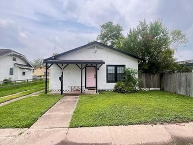 House for sale in Cameron, Texas