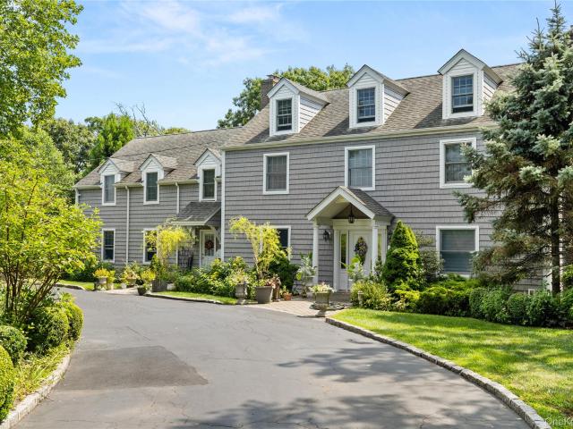 House for sale in Bay Shore, Town of Islip