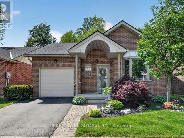 Condo for sale in Ancaster, Ontario