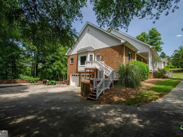 House for sale in Holly Bluff, Warner Robins