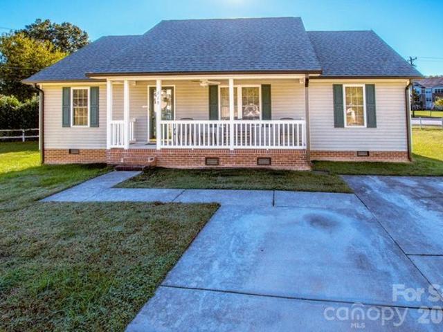 House for sale in Mooresville, Iredell County