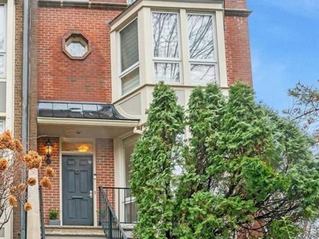 Townhouse for sale in Fort Lee, New Jersey