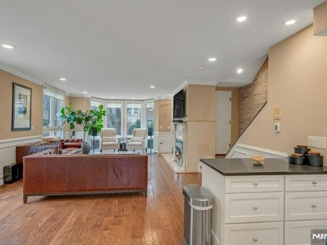 Townhouse for sale in Fort Lee