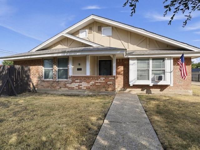 House for sale in Hewitt, Texas