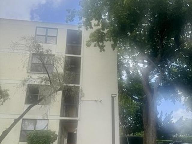 Condo for sale in Oakland Park, Florida