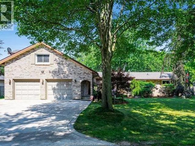 House for sale in Amherstburg, Ontario