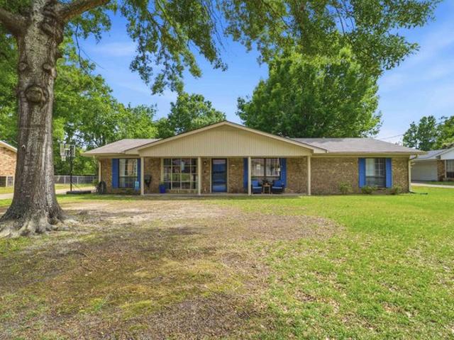House for sale in White Oak, Texas