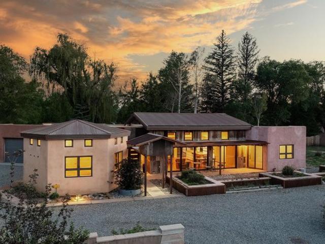 House for sale in El Prado, New Mexico